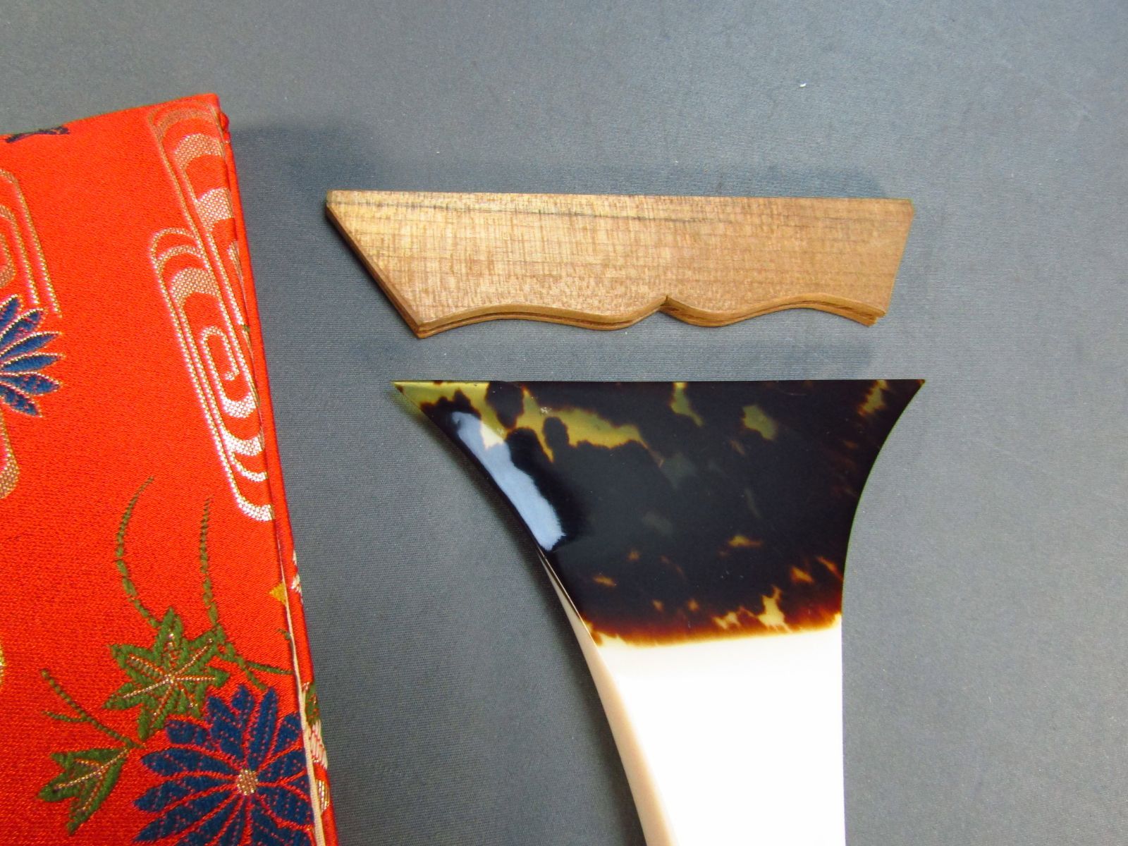 津軽三味線 鼈甲撥 2025042937.jpg