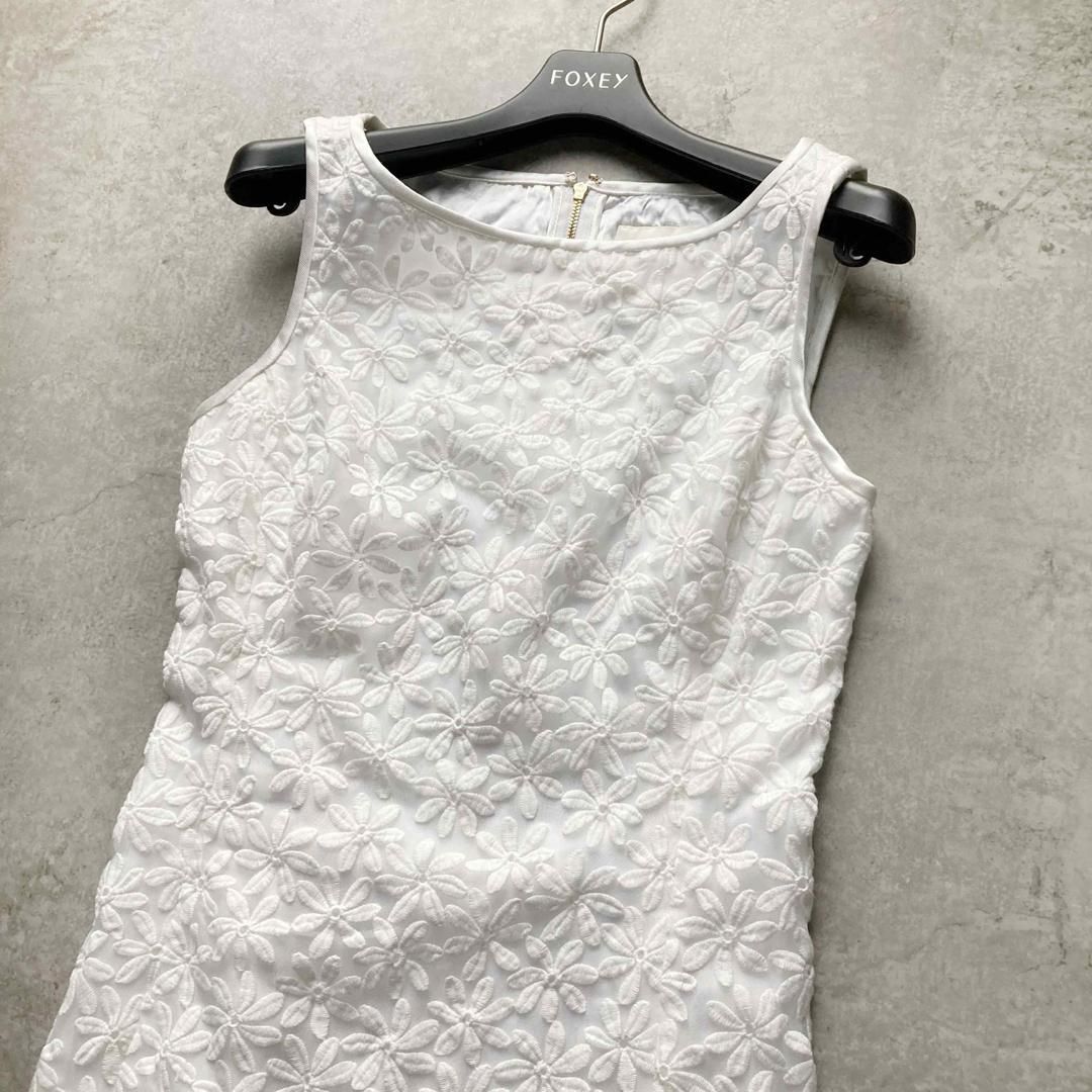 ケイトスペード kate spade NEWYORK サマーワンピース ノースリーブ ひざ丈 Aライン フ フラワー刺繍 花柄 エンブロイダリー 白 ホワイト 4サイズ S相当