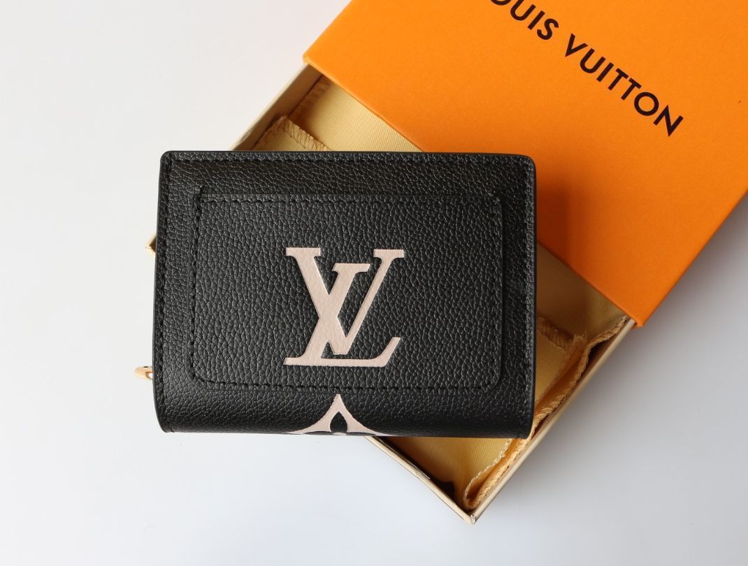 LOUIS VUITTON ルイヴィトン 折り財布