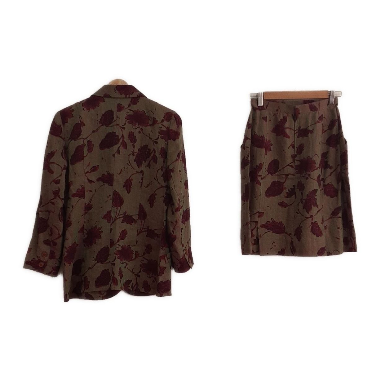 Ungaro ウンガロ スカートスーツ レディース - ボルドー×グリーン 麻|花柄