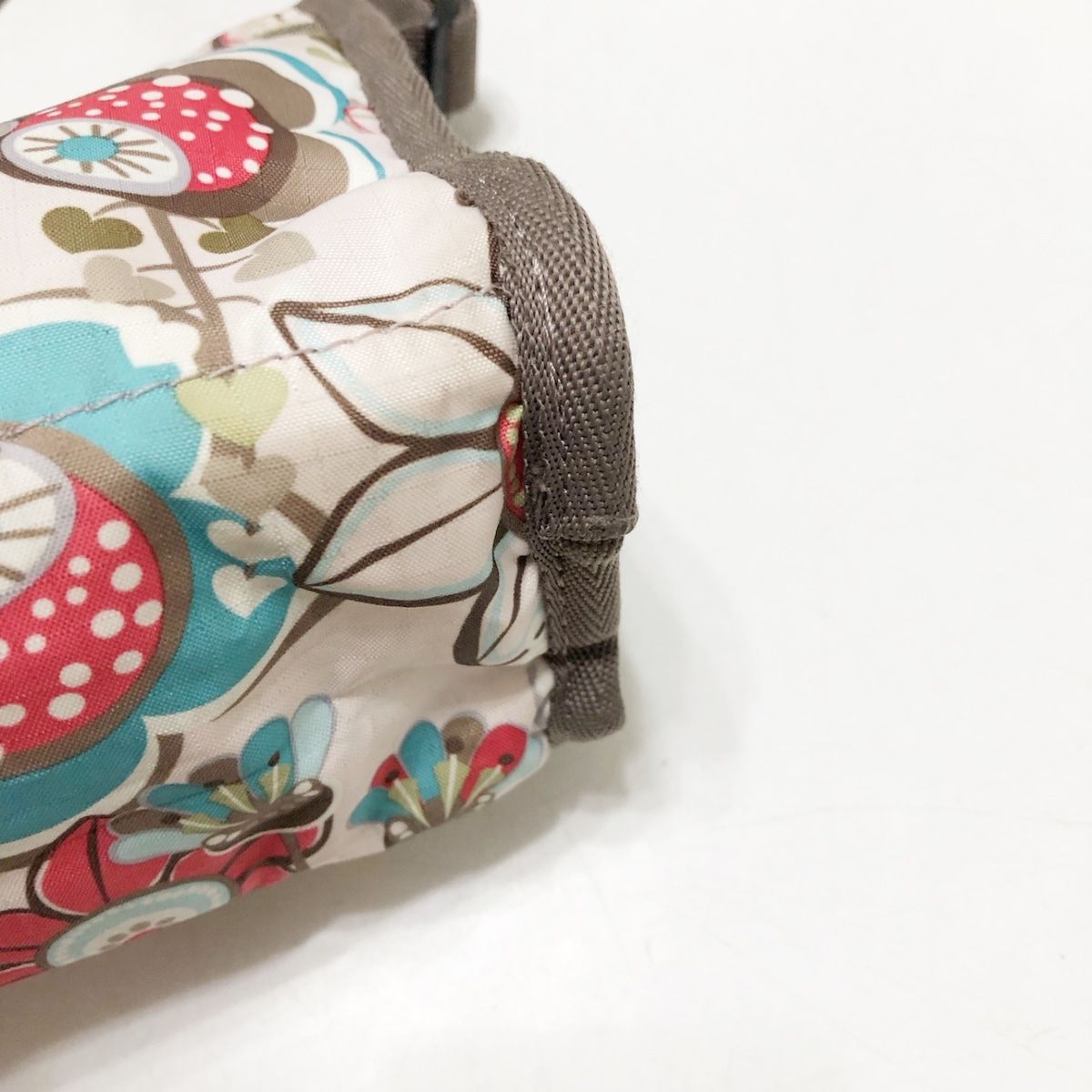 LESPORTSAC(レスポートサック) ショルダーバッグ 白×ピンク×マルチ 花 