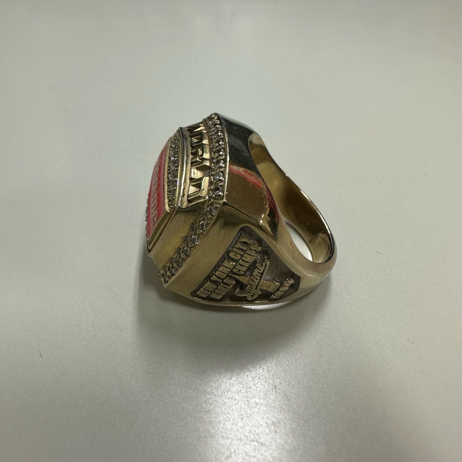 未使用品 Supreme × Jostens 21SS World Famous Champion Ring 未使用品 Supreme × Jostens 21SS World Famous Champion Ring