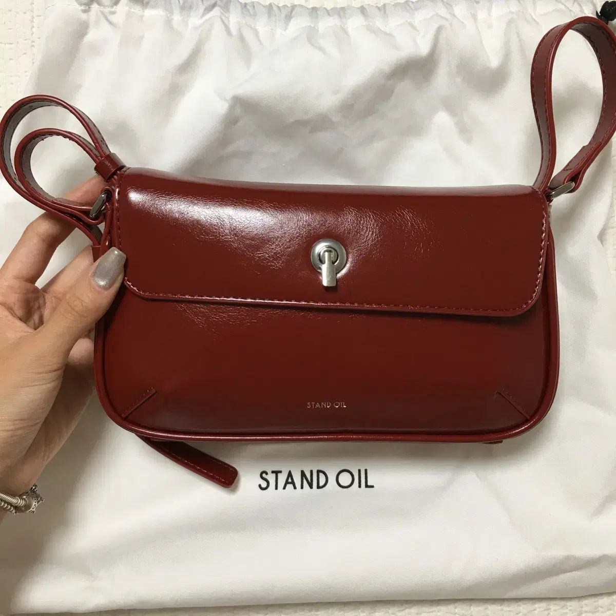 STAND OIL 赤　レッド レザーショルダーバッグ　ワインレッド STAND OIL 赤レッド レザーショルダーバッグワインレッド