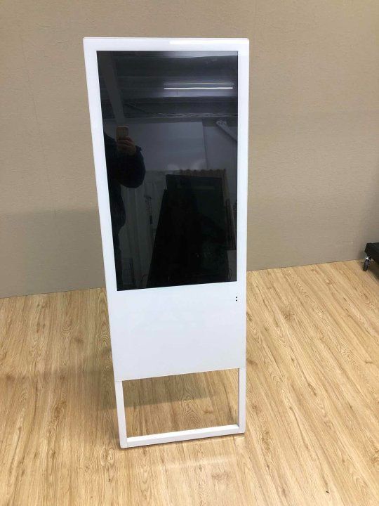 デジタルサイネージ 32型液晶スタンド看板 リモコン操作 ホワイト TV-32-WH MC