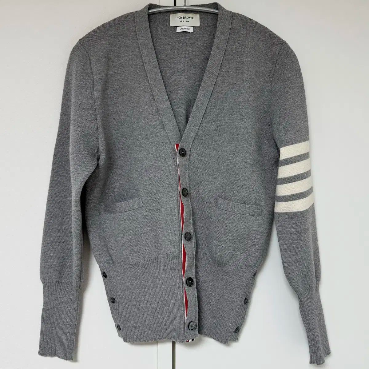 THOM BROWNE ミラノステッチカーディガン Cotton Milano Stitch V Neck Cardigan | Thom Browne