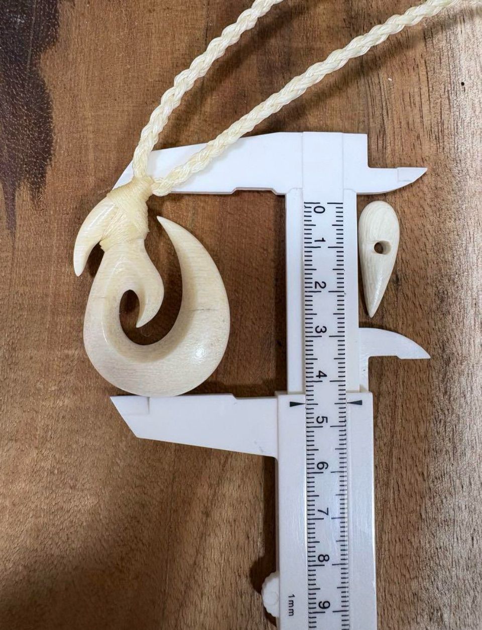 ボーンカービングネックレス(sw69)Sサイズ マッコウ - メルカリ