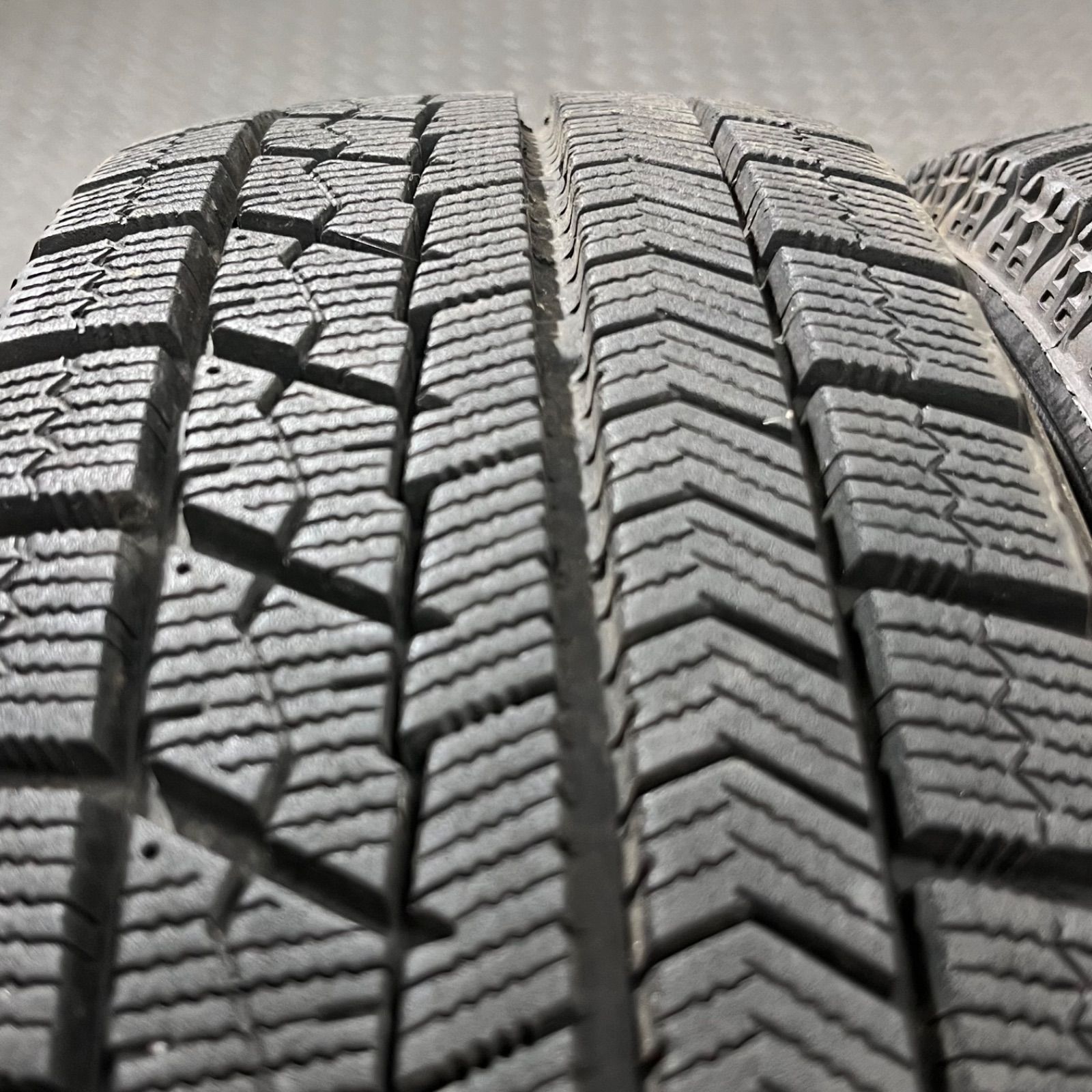 R2 スタッドレスタイヤ