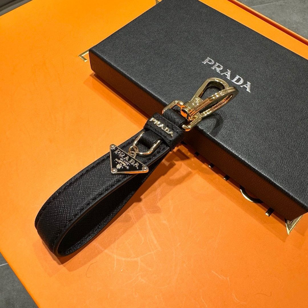 PRADAプラダーPRADA キーリング サフィアーノ キーホルダー キーケース