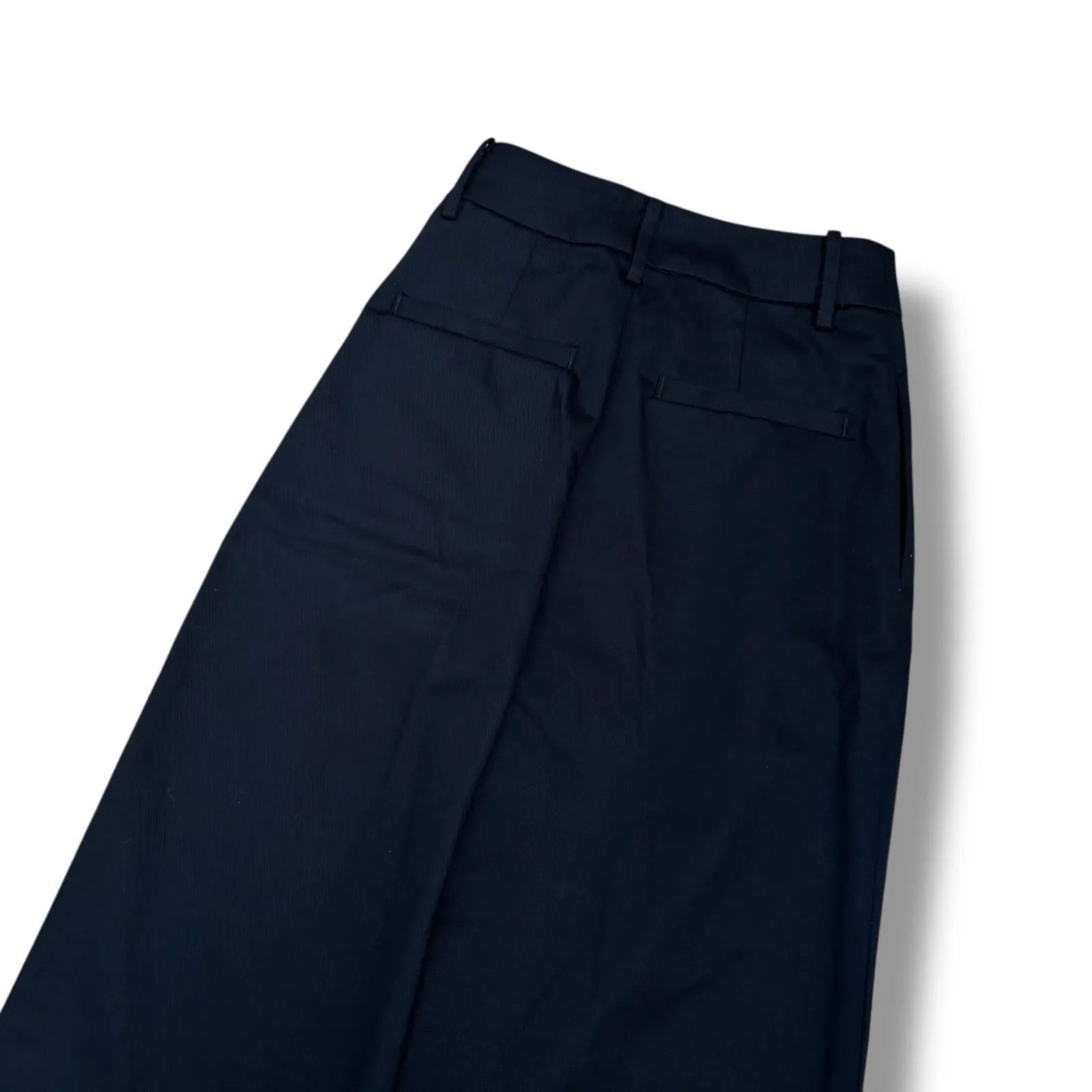 タックワイドパンツ