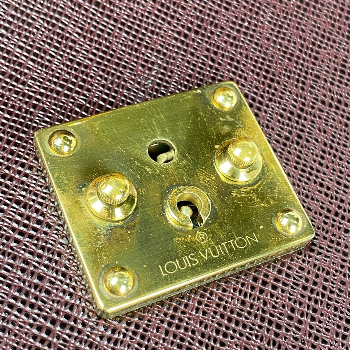 ルイヴィトン　タイガ　セルヴィエット　モスコバ　ビジネスバッグ　ボルドー ルイ・ヴィトン ブリーフケース ビジネスバッグ セルヴィエット