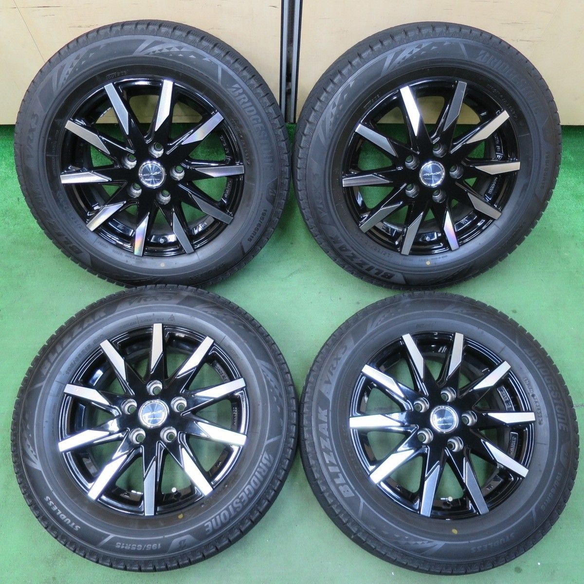 ブリザック 溝 スタッドレス 195/65R15 15インチ タイヤ バリ溝！22年