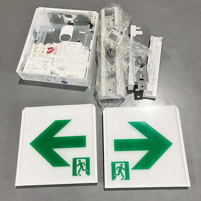 パナソニック(Panasonic) LED誘導灯コンパクトスクエア 長時間定格型 60分間 片面型 片面型 B級BH形 20A形 FA40316LE | パナソニック(Panasonic) LED誘導灯コンパクトスクエア 一般