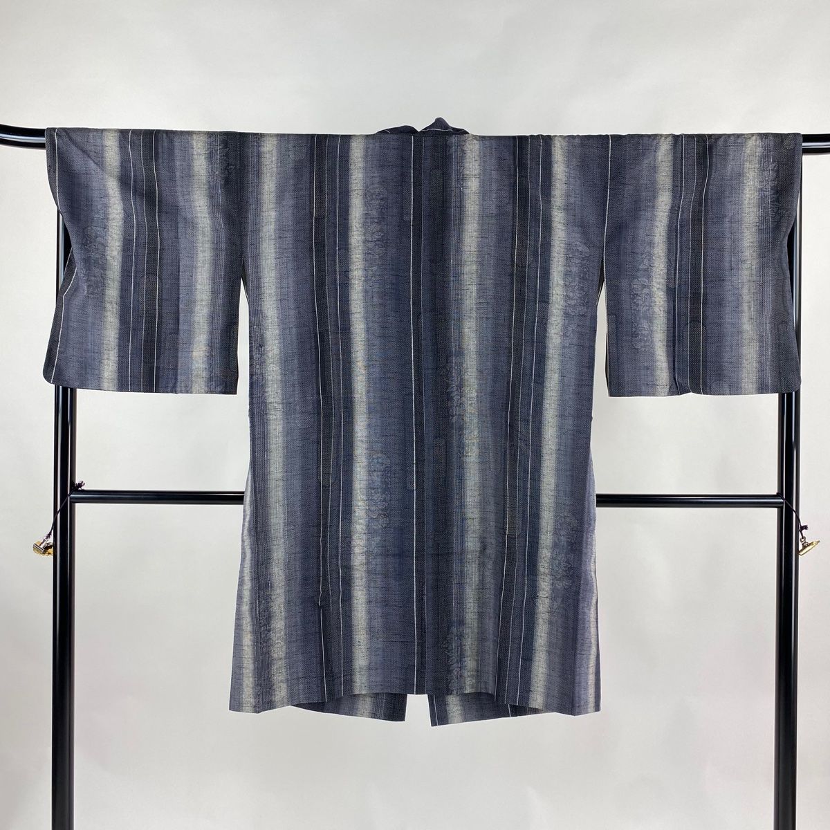 道中着 身丈101cm 裄丈67.5cm L 紬 和装コート 縦縞 草花 青灰色 正絹