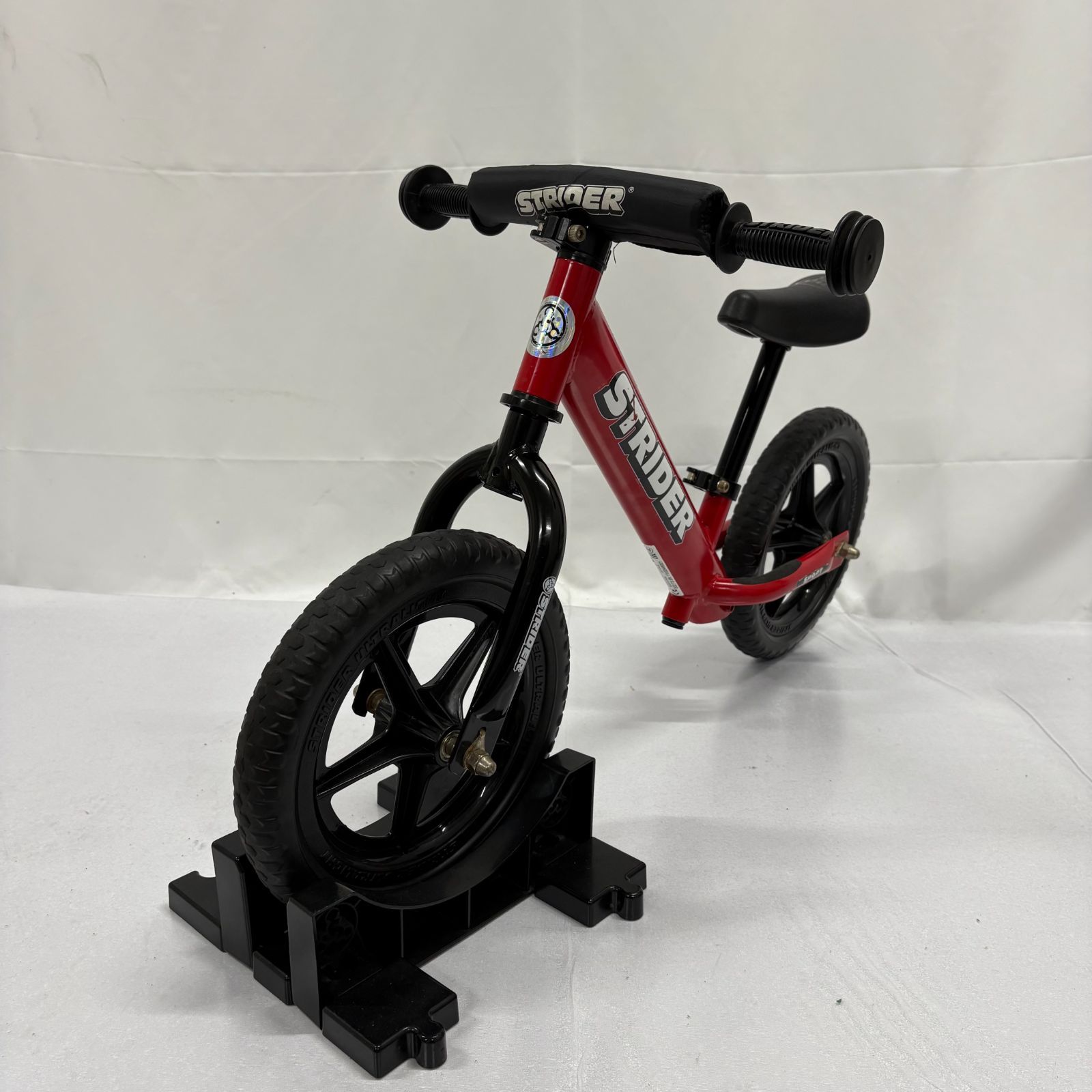 大人気カラー STRIDER SPORTS ストライダー スポーツ 12インチ 赤