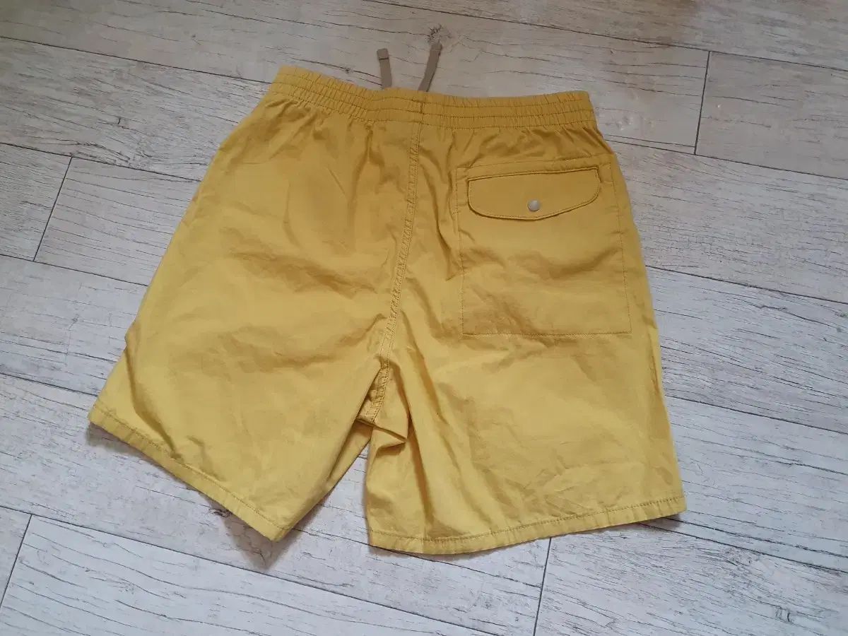 ファンホッグス ショートパンツ