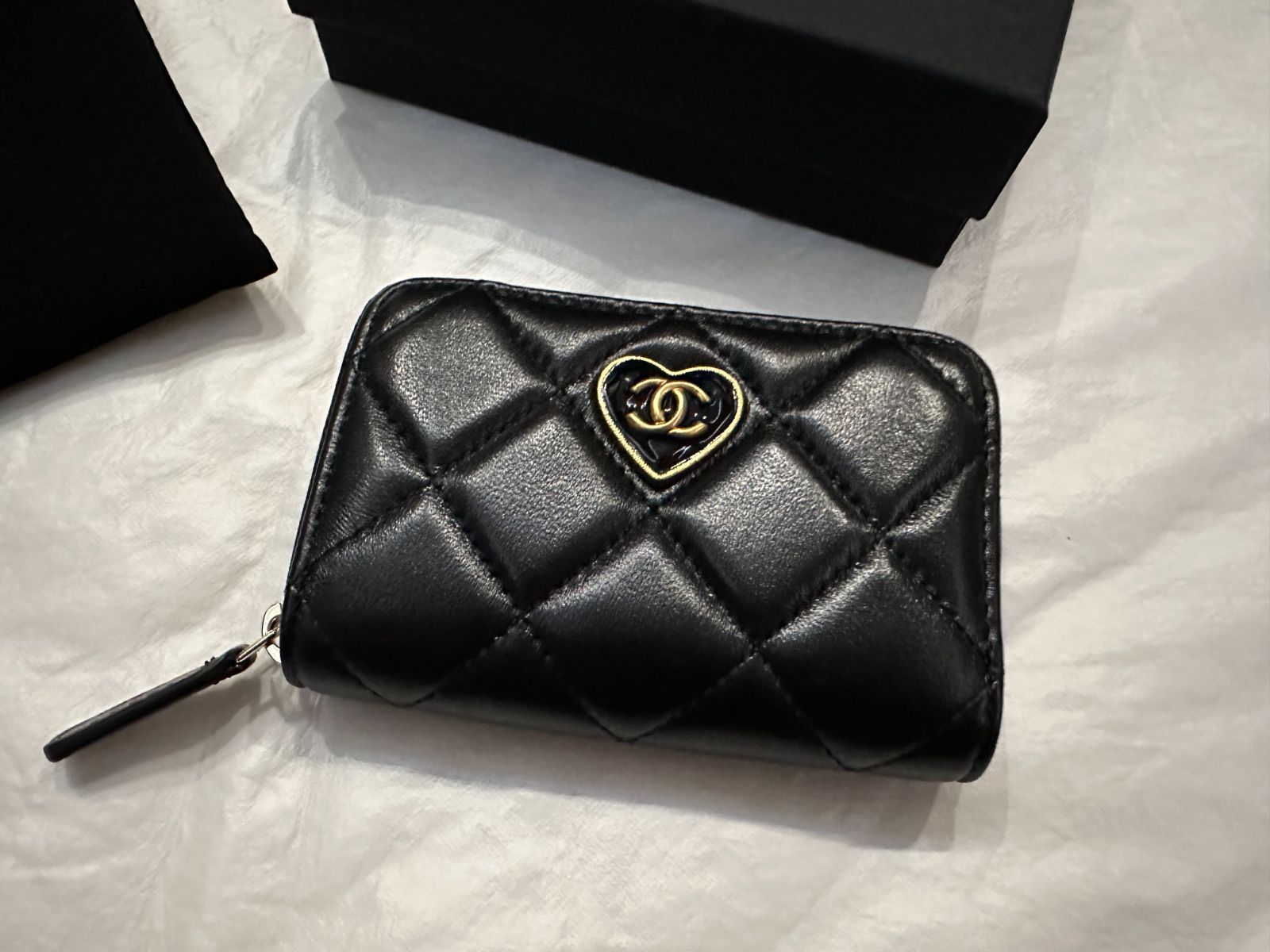 新品未使用CHANELジップコインパースハート 黒 財布 カード 新品未使用CHANELジップコインパースハート 黒 財布 カード