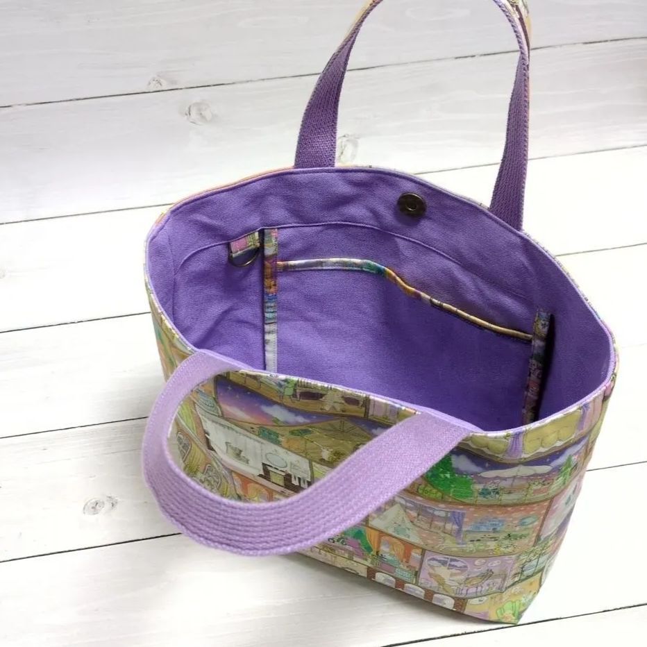 ユキエモン☆お散歩トートバッグ（ラビリンスハウス） - メルカリ 