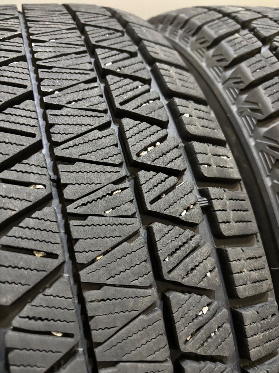 225|60R17 BRIDGESTONE|DM-V3