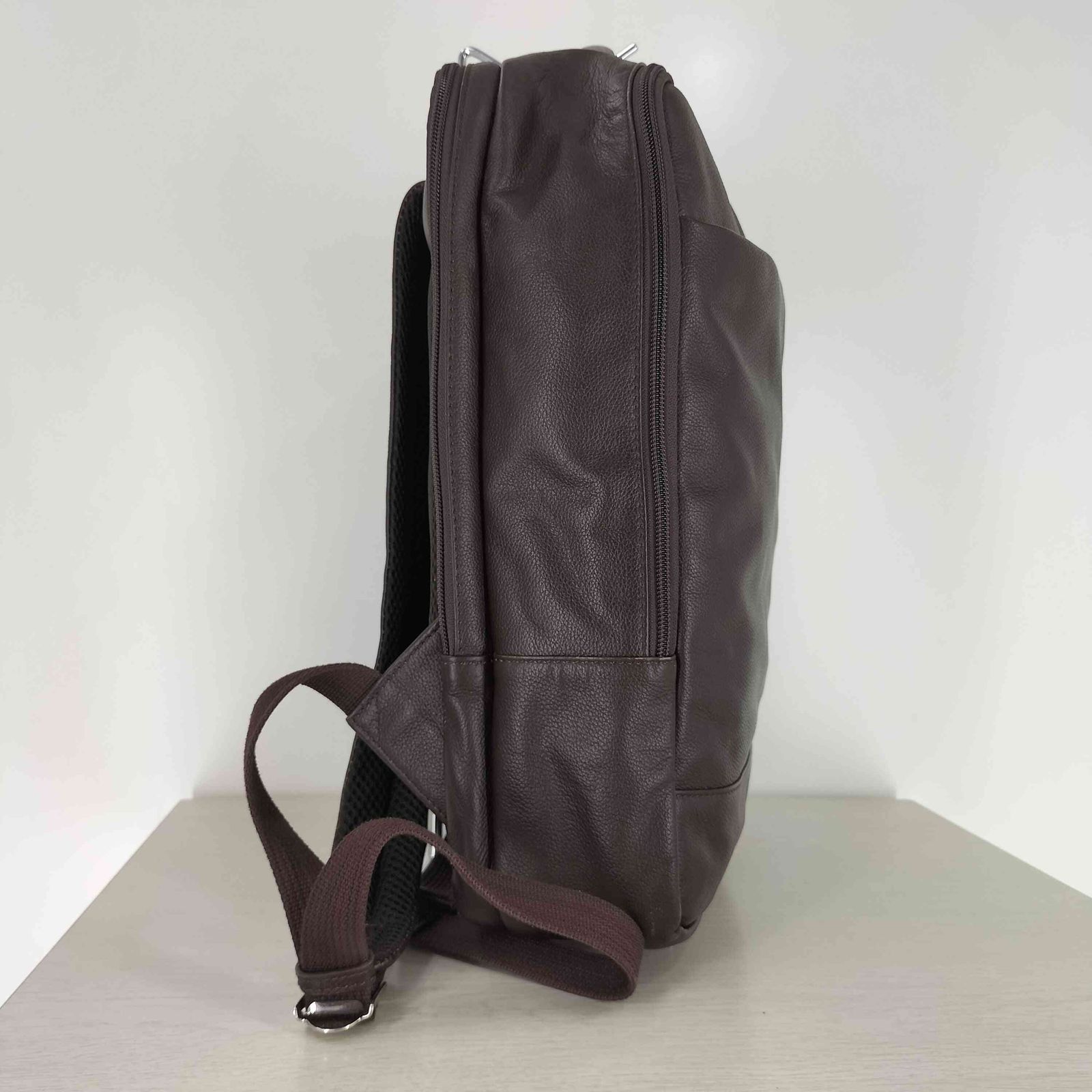 エース ace. Darwin レザー バックパック リュック メンズ 表記