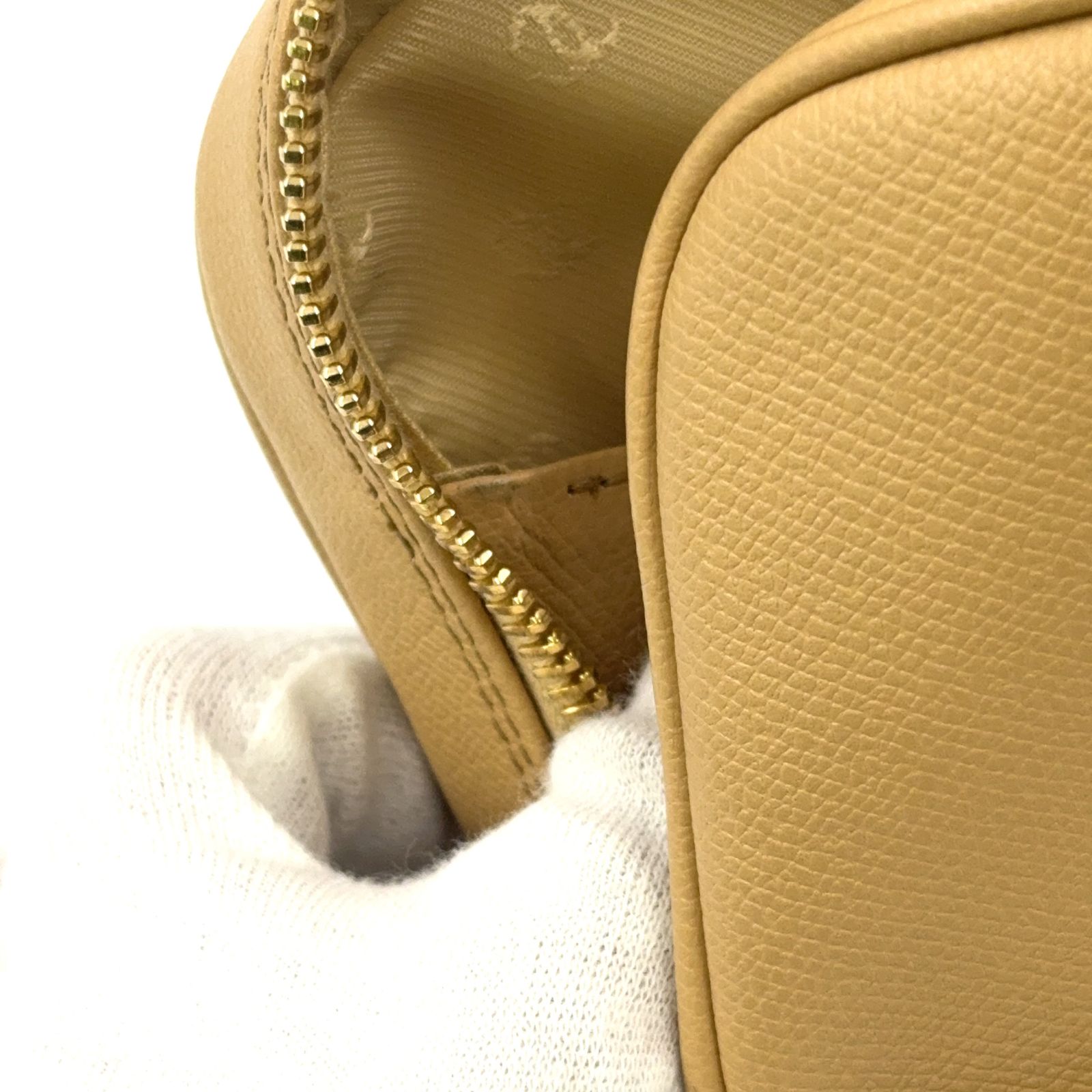 CHANEL ココボタン メイクポーチ シリアル番号10番台 レザー ベージュ ポーチ ゴールド A0578A101 DECORATOM_COM_BR