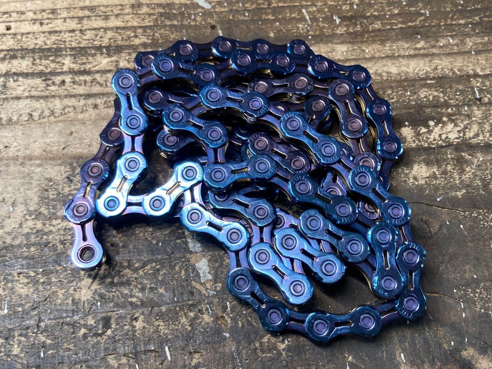 JI296 KMC X11 TT NEO CHROME チェーン 11S