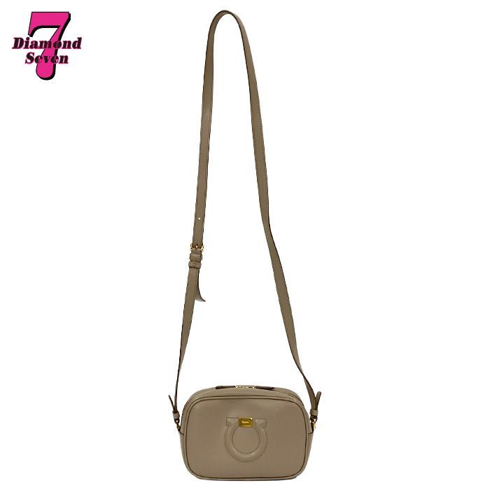 中古】【美品】Salvatore Ferragamo フェラガモ AU-21/H006 ガンチー二 