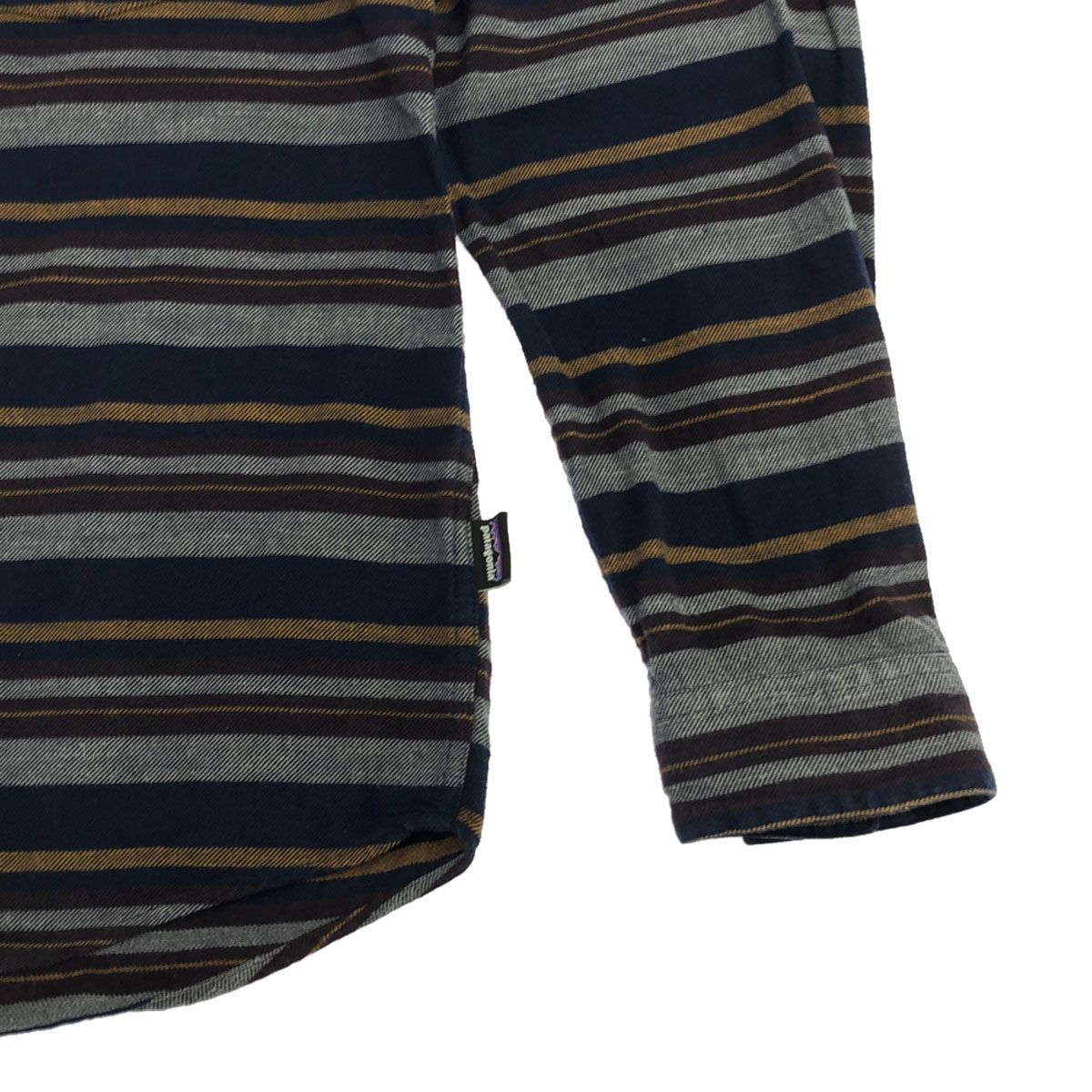 Patagonia Lサイズ パタゴニア フィヨルド ネルシャツ ボーダー パタゴニア定番のネルシャツ「フィヨルド・フランネルシャツ