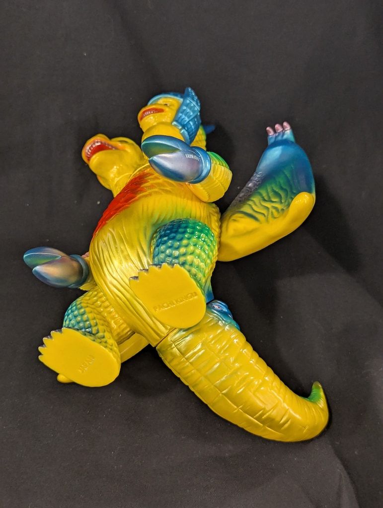 KINGU TOY 最強怪獣!! パチキング 黄色成型 - メルカリ