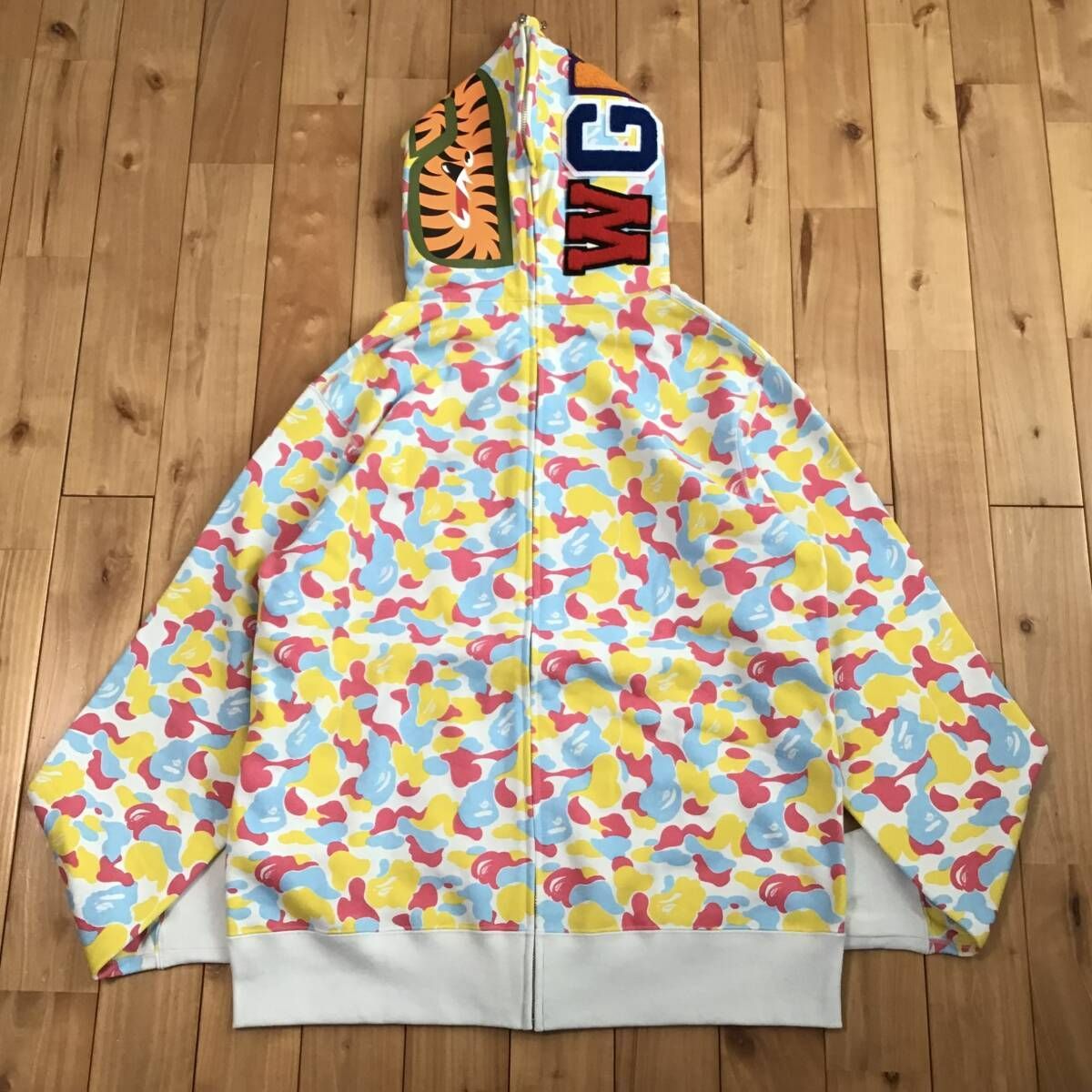 Sam【超美品】A bathing ape パーカー ☆三亜限定☆ SANYA STORE CAMO Separate shark full zip hoodie
