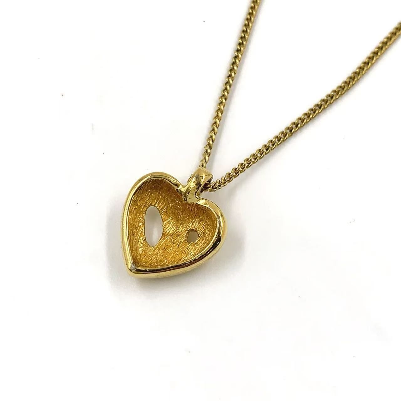 DIOR ハート型CDロゴゴールドネックレス