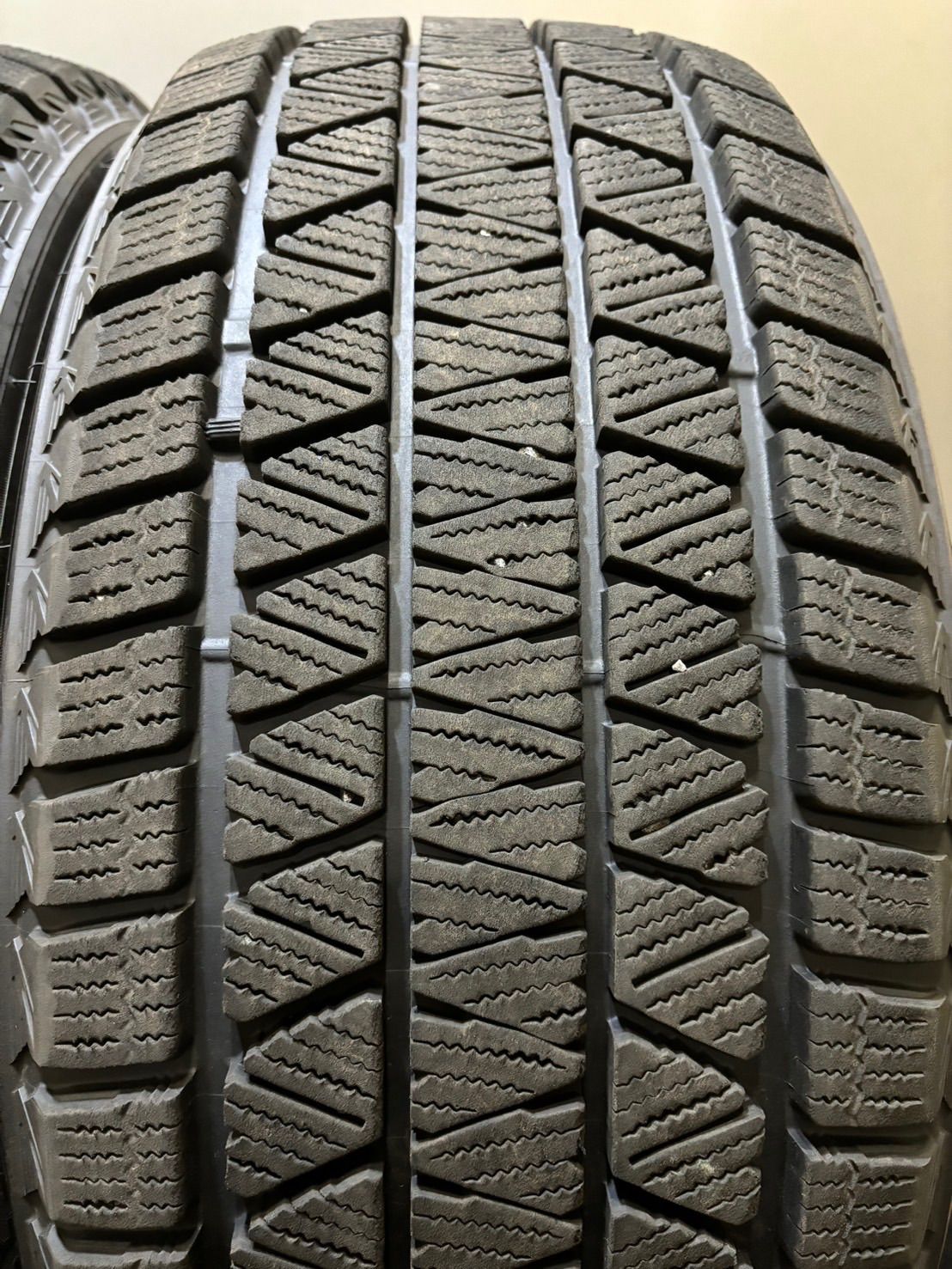 255 45 275 40 R 20 DM V 3 21 22年製 スタッドレス 4本 ブリザック アルファロメオ ステルヴィオ ポルシェ カイエン 南8 H 655