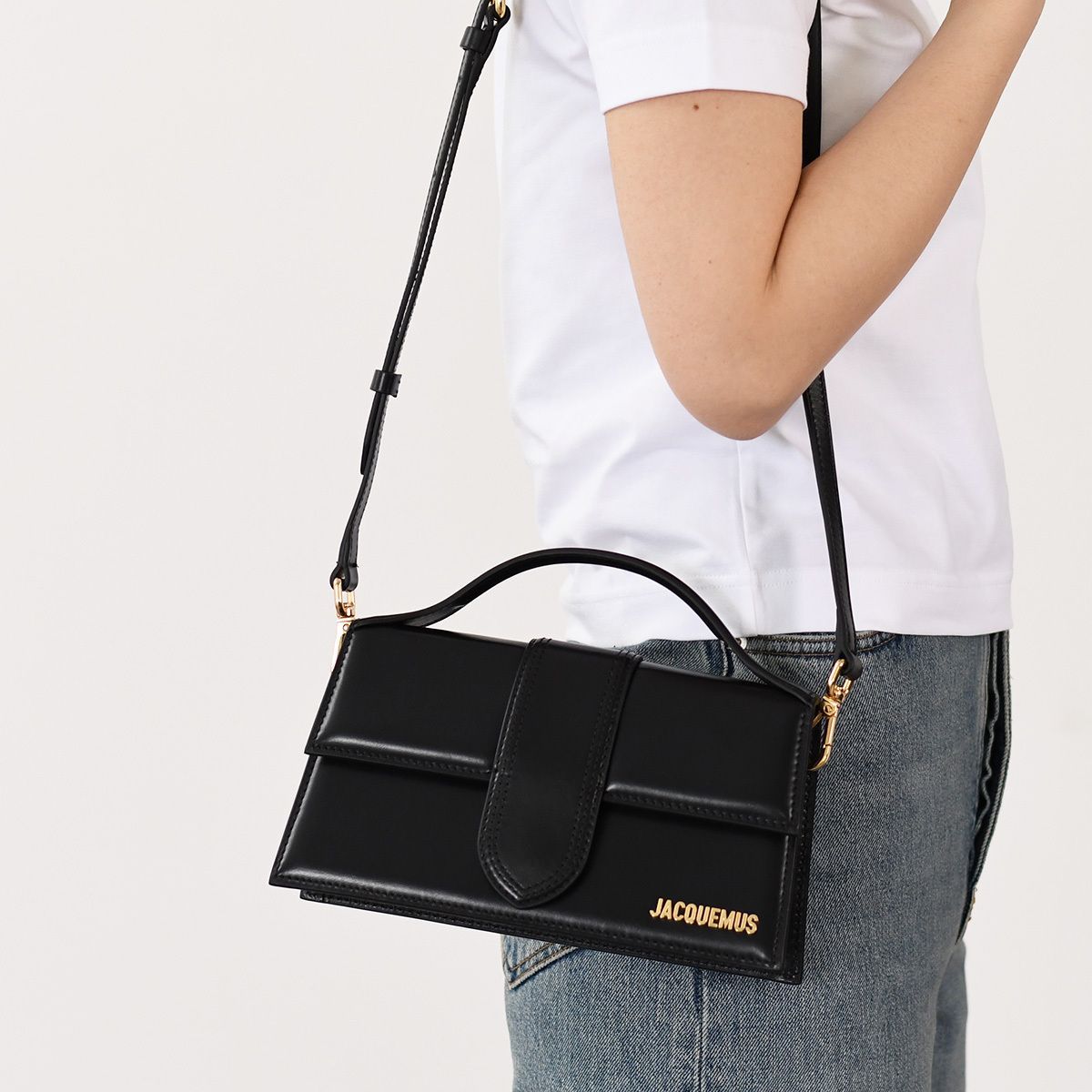 【国内即発】JACQUEMUS LE GRAND BAMBINO ハンドバッグ ラージ Bambino ラージ by JACQUEMUS | Official website
