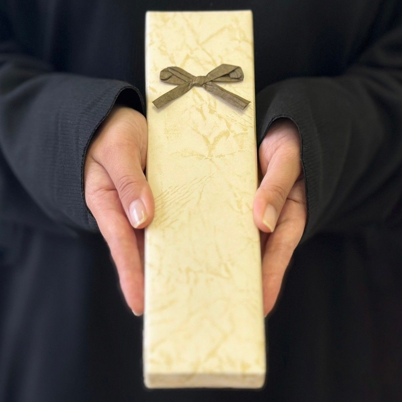 【ネコポスでお届け】箸 キャレホワイト 23cm 白 かわいい 【ギフトラッピング付】 プレゼント 桐箱 熨斗 のし お祝い 普段使い 使いやすい 誕生日 父の日 日本製 国産 記念日 漆器 退職祝い 敬老の日
