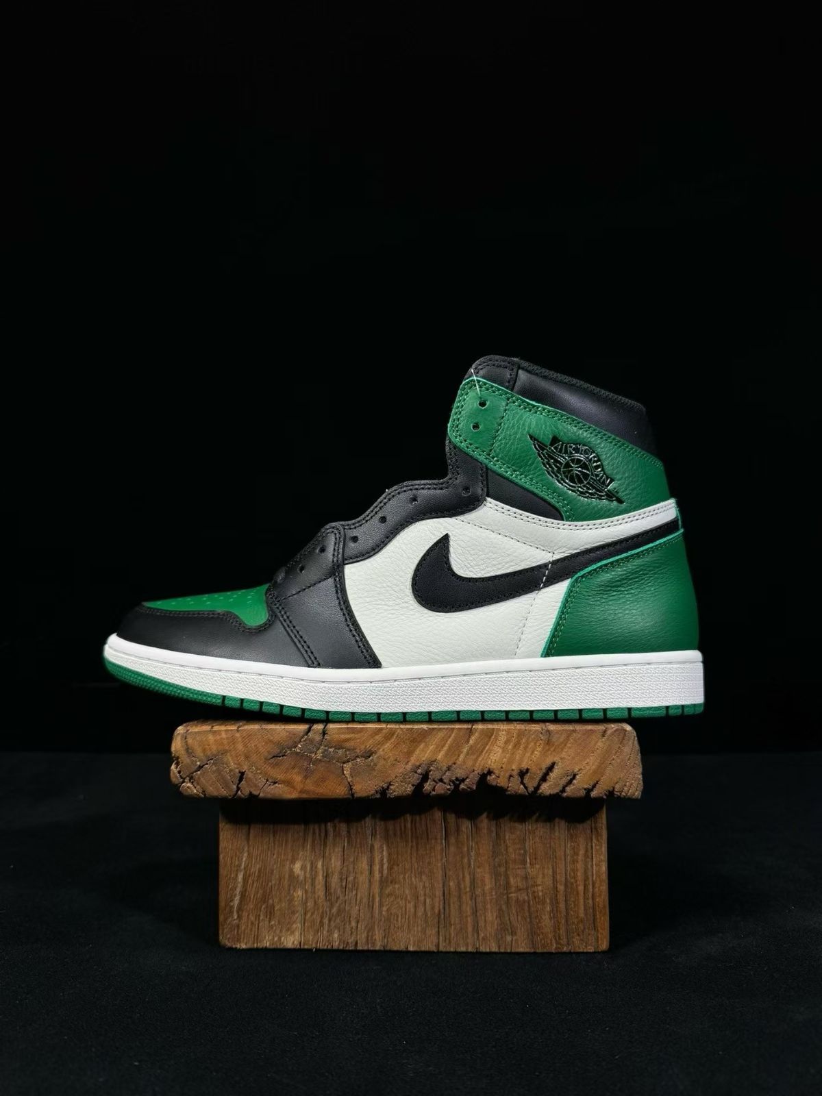 NIKE AIR JORDAN 1 RETRO HIGH OG Pine Green(2018) エア ジョーダン 1  555088-302