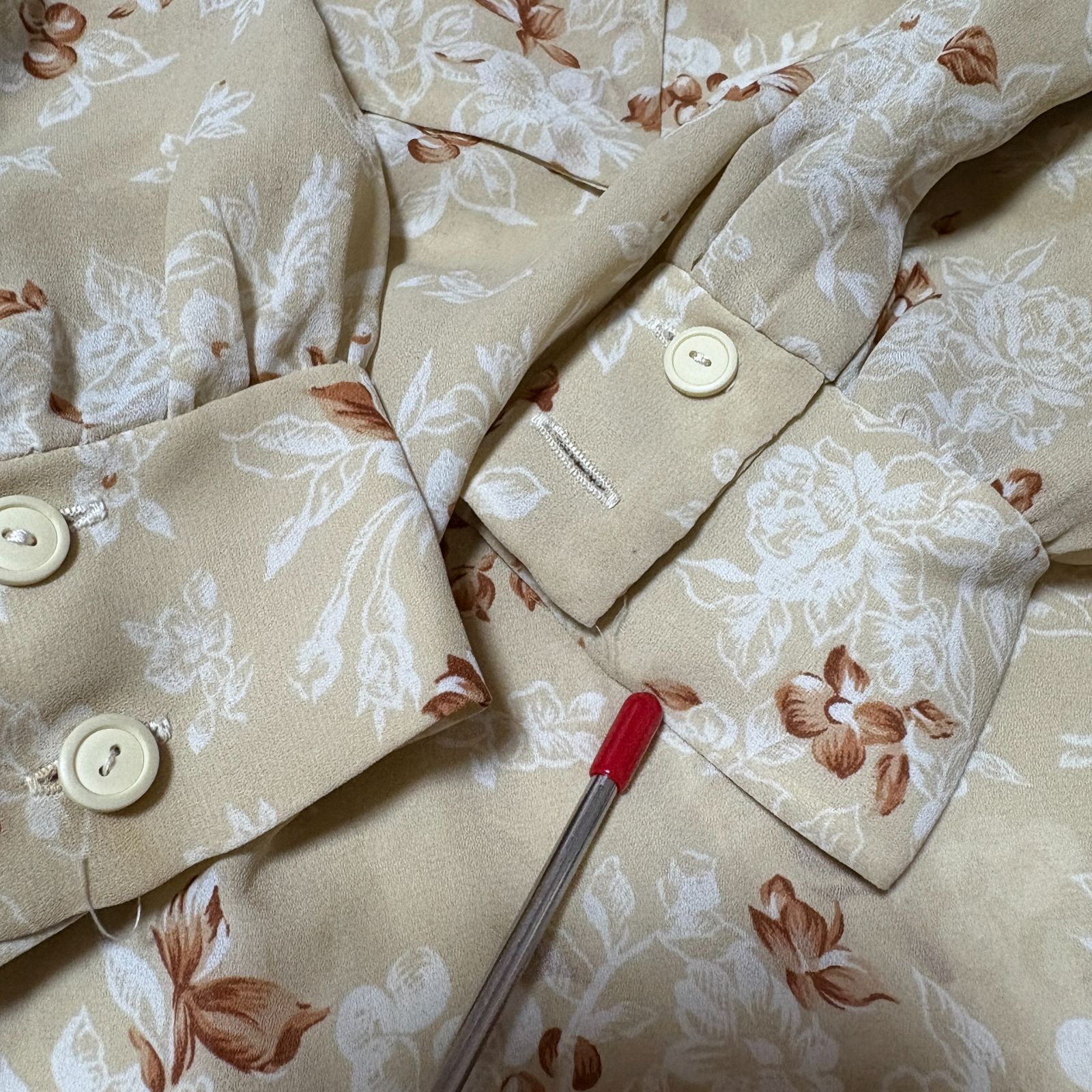 昭和レトロ ヴィンテージ 吉村 ボウタイブラウス カットワーク刺繍 70s80s 花のブラウス 株式会社吉村 昭和レトロ 花柄 ボウタイ ブラウス