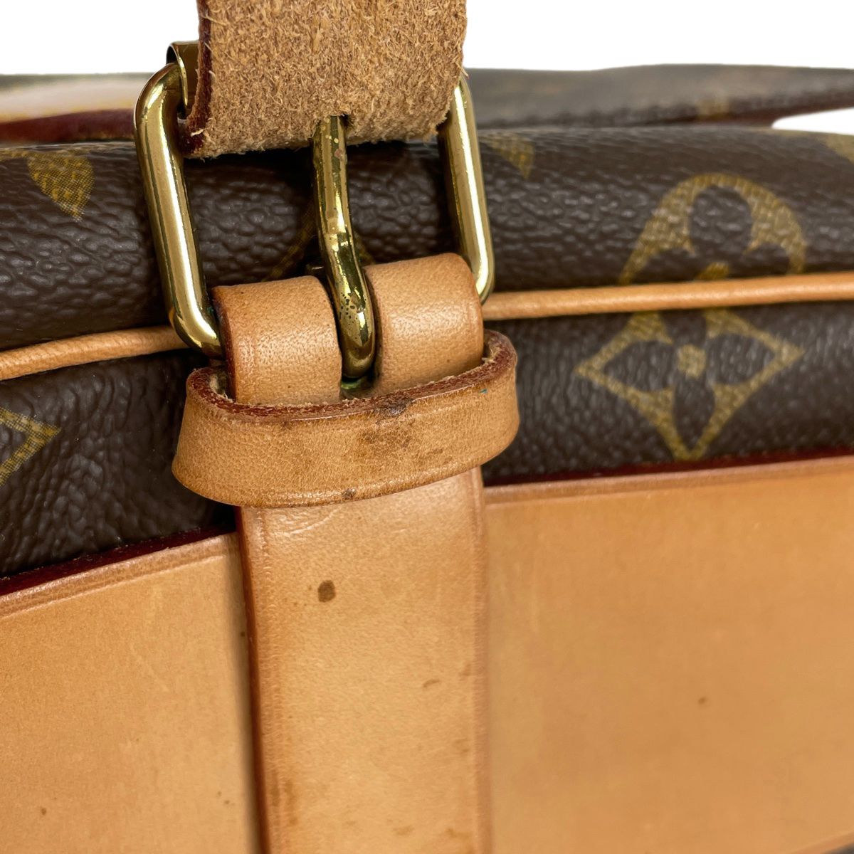 ルイ・ヴィトン Louis Vuitton カルトシエール 22 斜め掛け ショルダー 