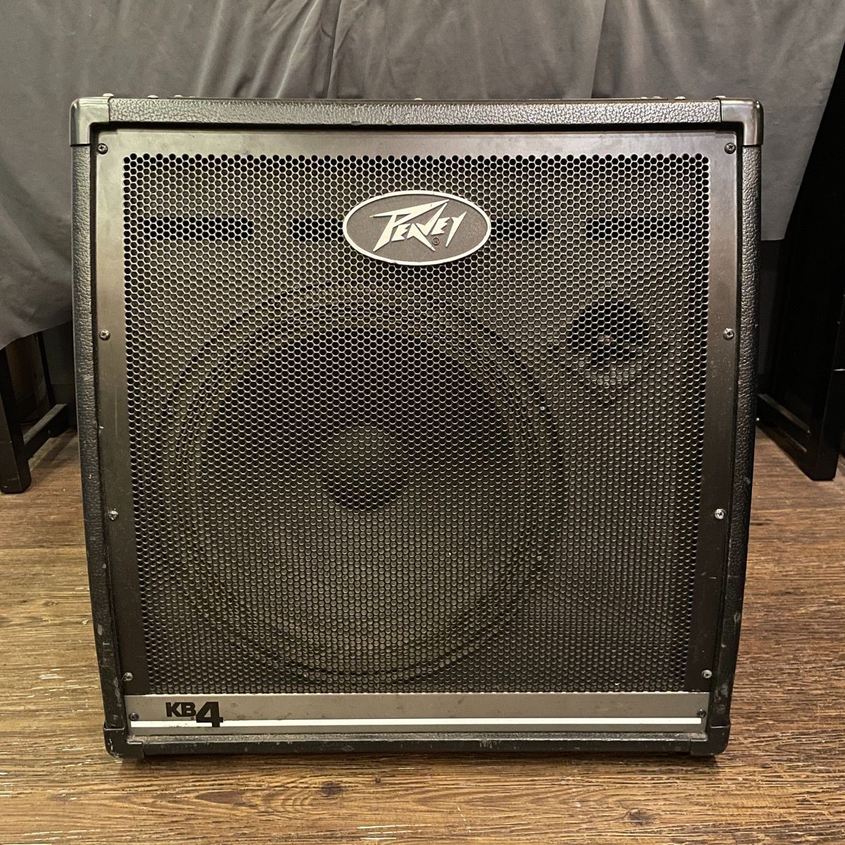 Peavey KB4 Keyboard Amplifier ピーヴィー キーボードアンプ