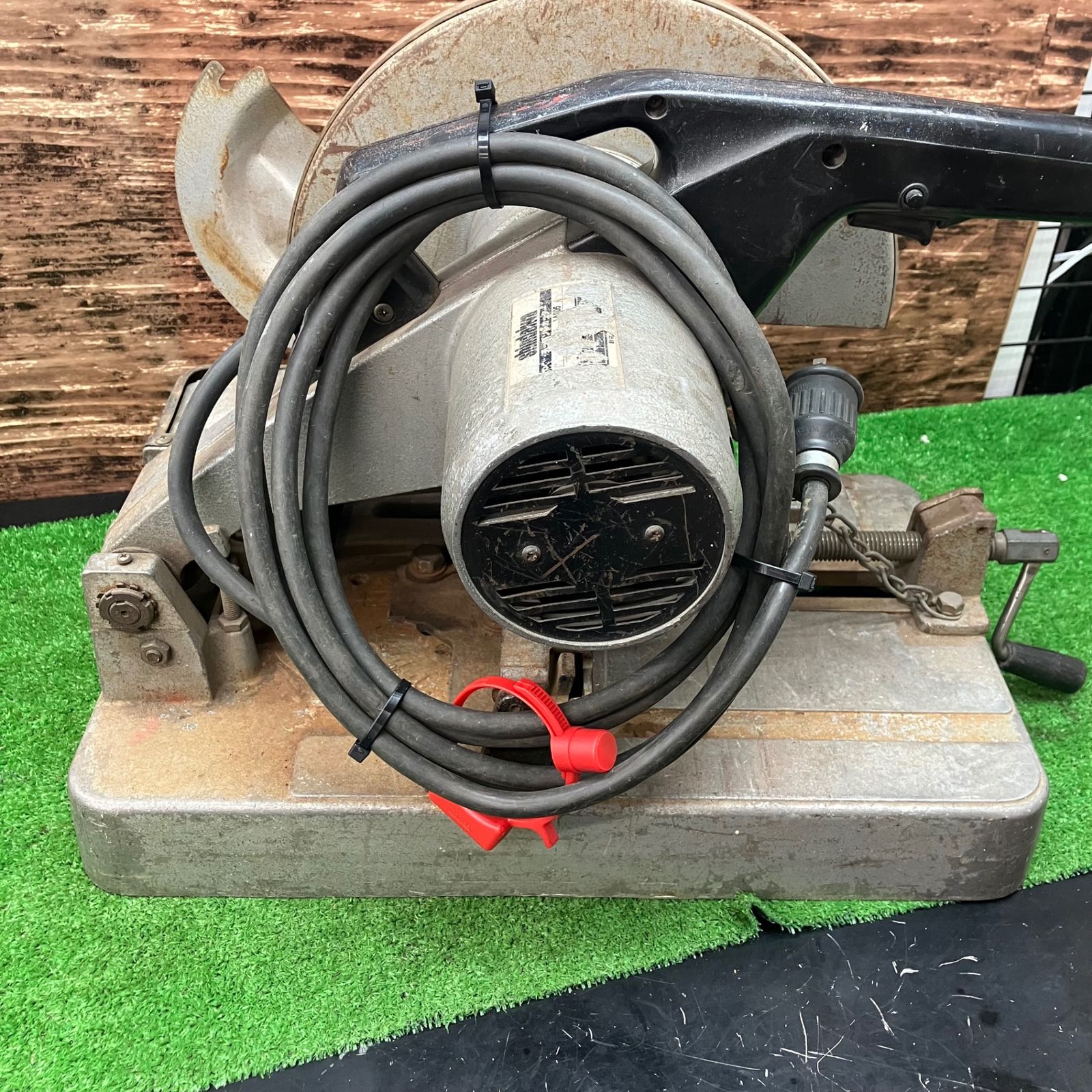 新ダイワ(Shindaiwa) チップソーカッター LA305【川越店】 やまびこ 