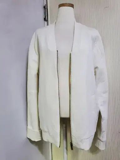白