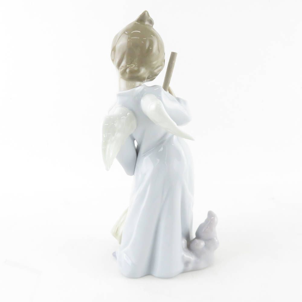 美品 LLADRO リヤドロ 5726 可愛い天使 雲を払う SWEEP AWAY THE CLOUDS フィギュリン 1点 掃き掃除 置物 陶器人形  西洋陶磁 オブジェ SU5864C