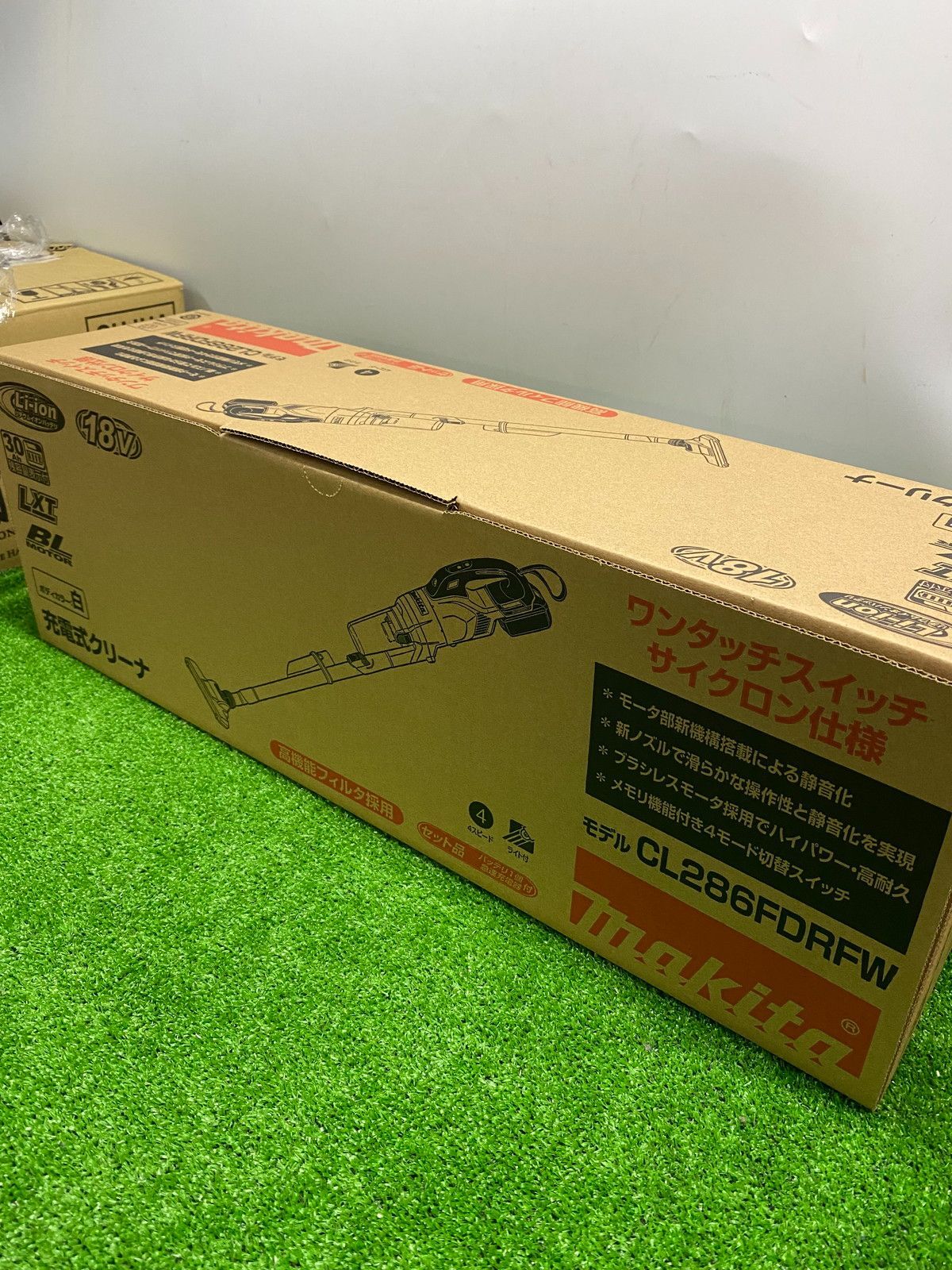 ●makita マキタ 充電式クリーナー 掃除機 サイクロン式 CL286FDRFW ホワイト バッテリー1個 充電器付 u251015_170