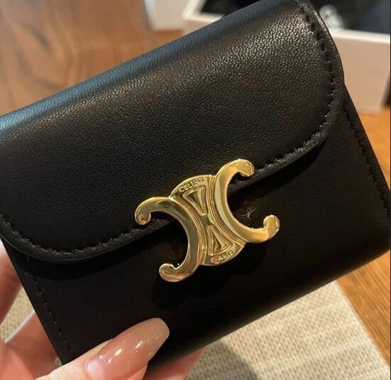 新品未使用 セリーヌ celine 財布 三つ折り トリオンフ ブラック  