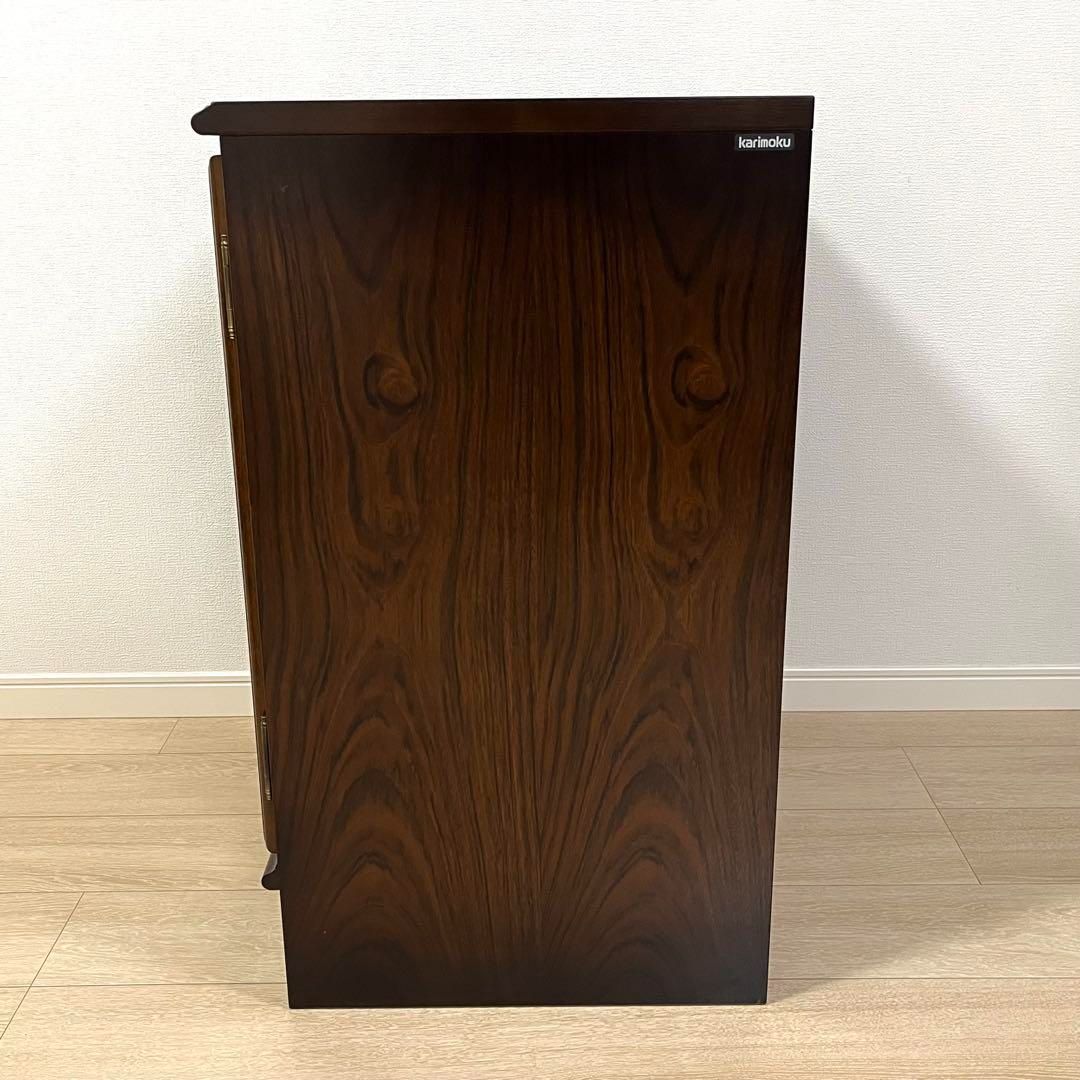 コロニアル ガラスキャビネット