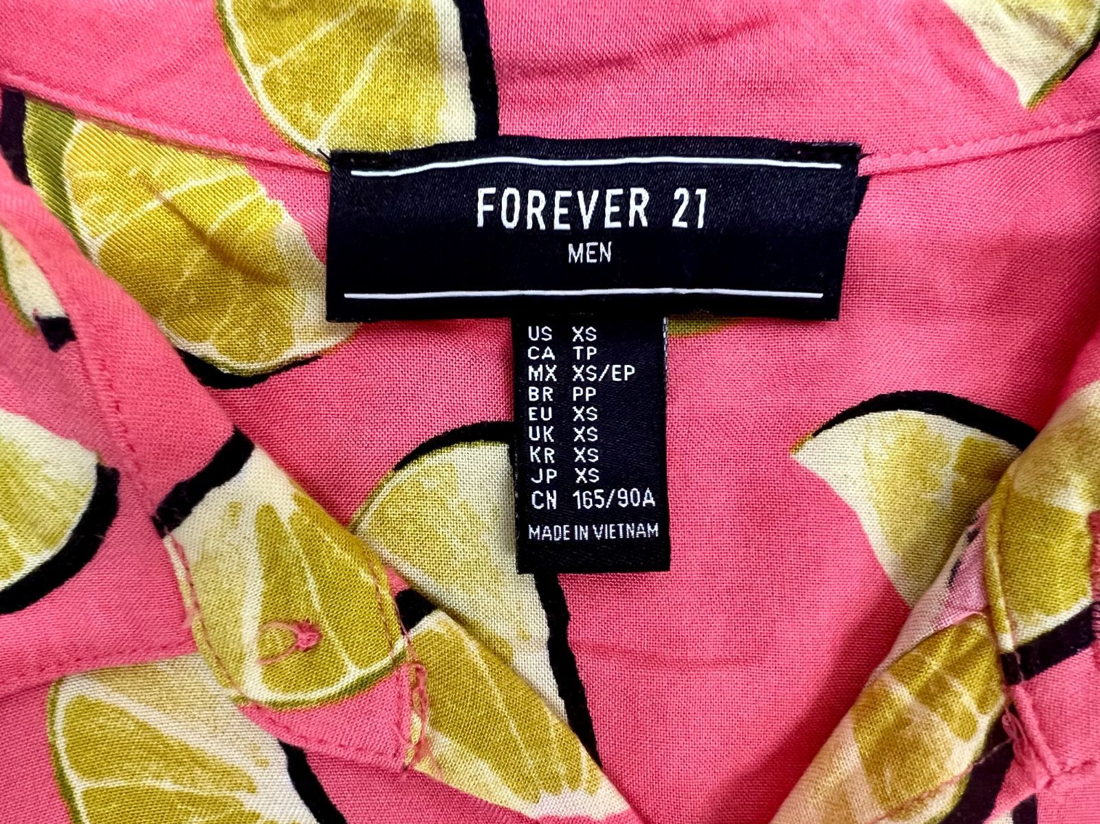 23.   FOREVER 21（フォーエバートゥエンティワン）シャツ