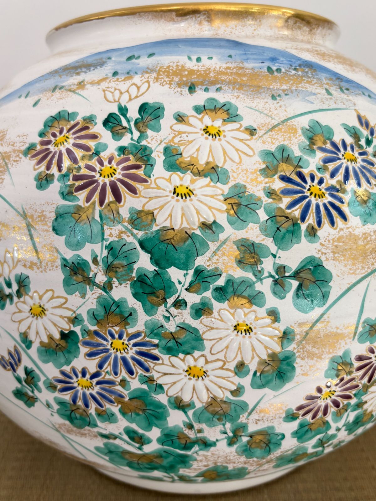 美品 雲楽窯 3代目斎藤雲楽作 蓮の花 菊花「飾り壺」 縁起物 エクセル