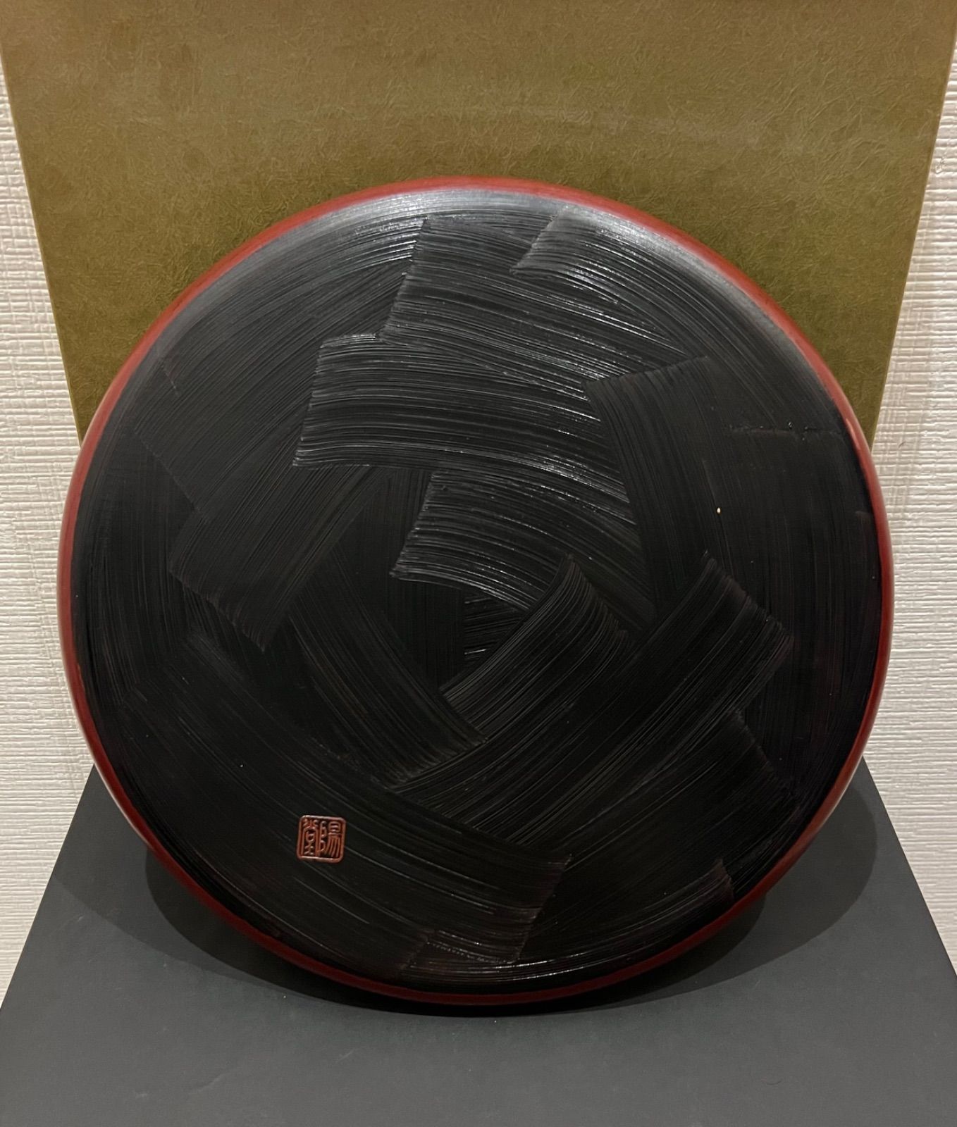お盆　美術鎌倉彫　木製盆 鎌倉彫 丸盆 お盆 漆器 木製 トレー NA25G(T)13 - メルカリ