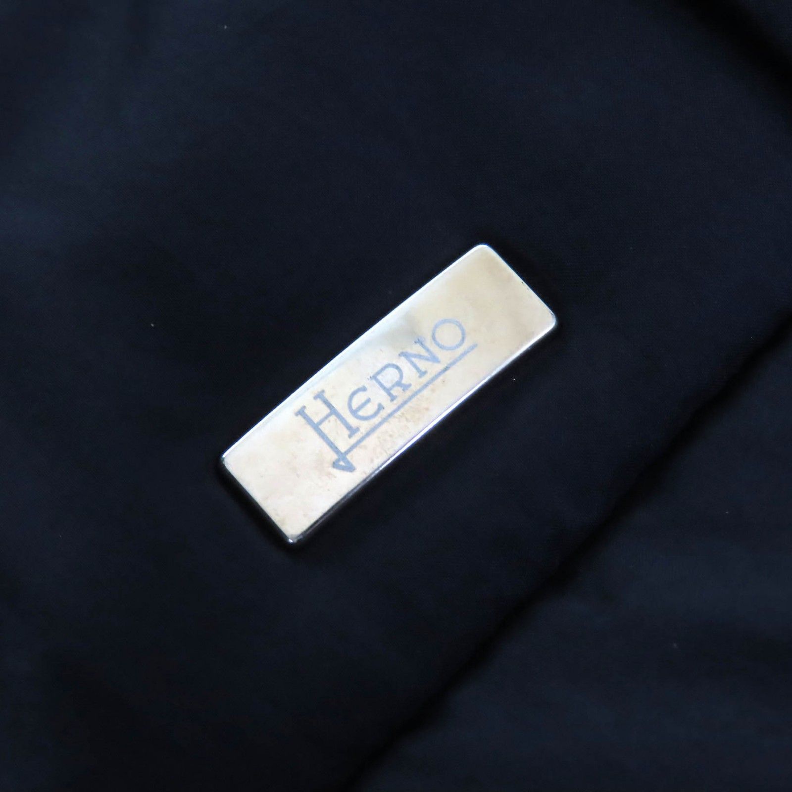 美品 Herno ヘルノ 2018年製 PI0832D ロゴプレート ウール切替 スタンドカラー 八分袖 ダウンコート ブラック 38 ...
