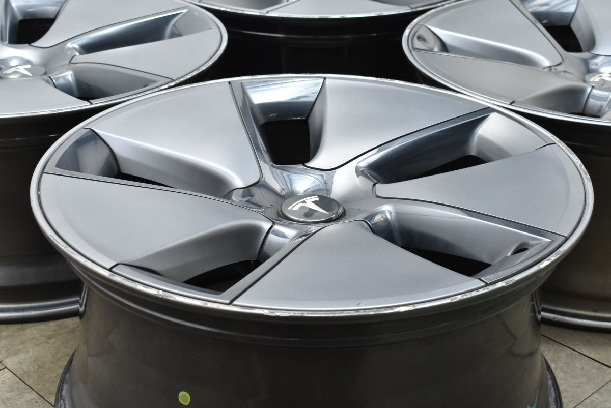 スタッドレス用などに テスラ モデル3 RWD 純正 18in 8.5J 40 PCD114.3 4本セット 品番 1044261-00-A TESLA Model3