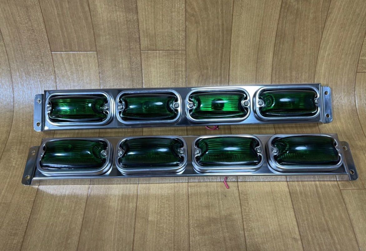でべそ角マーカー　4連車高灯　グリーン　緑　セット　ガラス　前開きタイプ　電球式　24V6ｗ　レトロ　デコトラ　かまぼこ　トラックショップASC