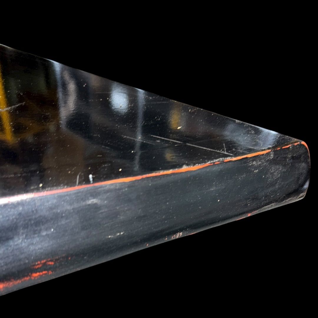 古い三角テーブル